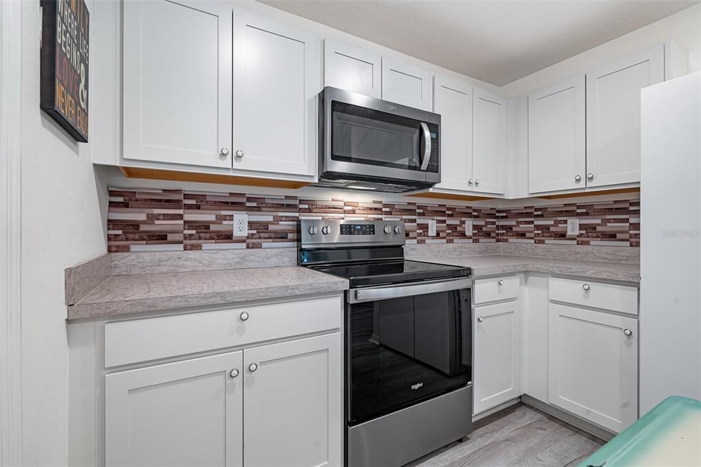 Activo con contrato: $274,900 (3 camas, 2 baños, 1285 Pies cuadrados)