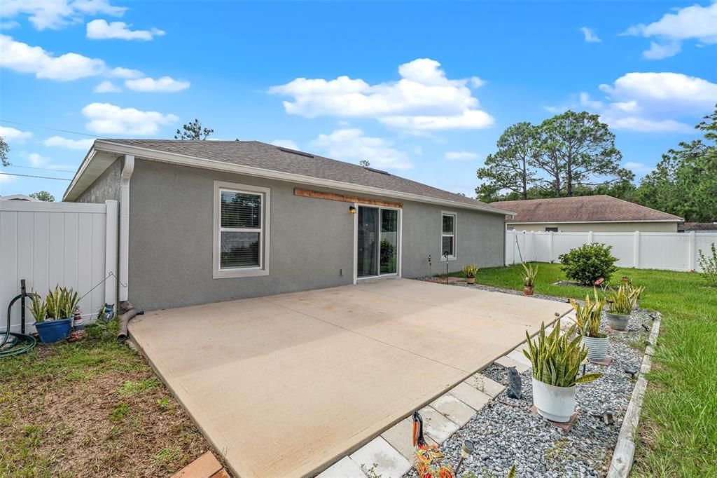 Activo con contrato: $274,900 (3 camas, 2 baños, 1285 Pies cuadrados)