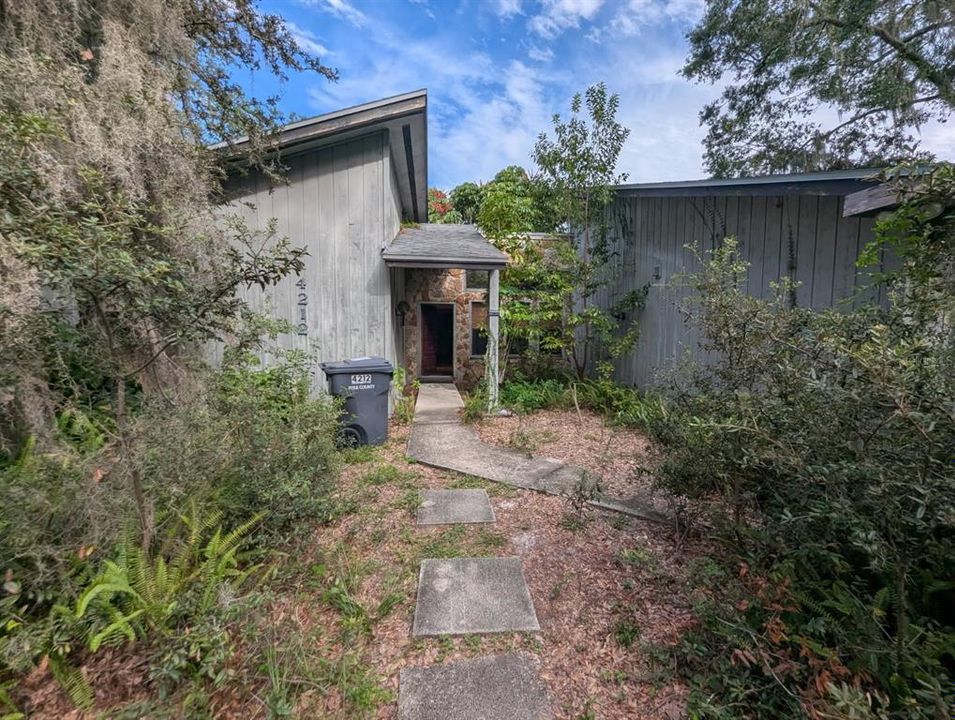 Под контрактом: $435,000 (3 спален, 3 ванн, 2428 Квадратных фут)