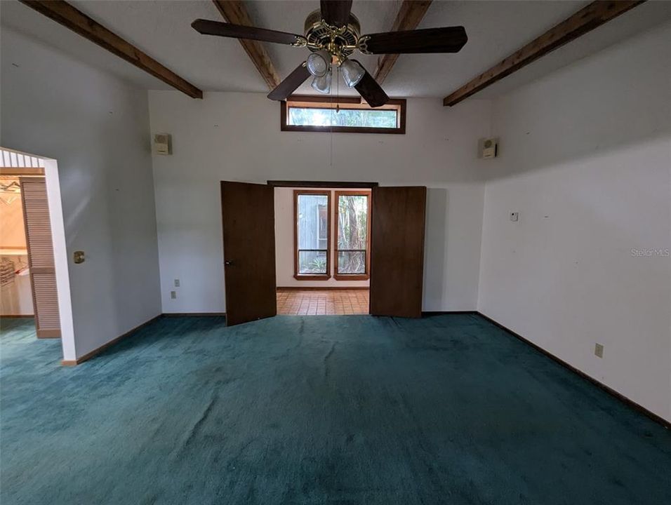 Под контрактом: $435,000 (3 спален, 3 ванн, 2428 Квадратных фут)