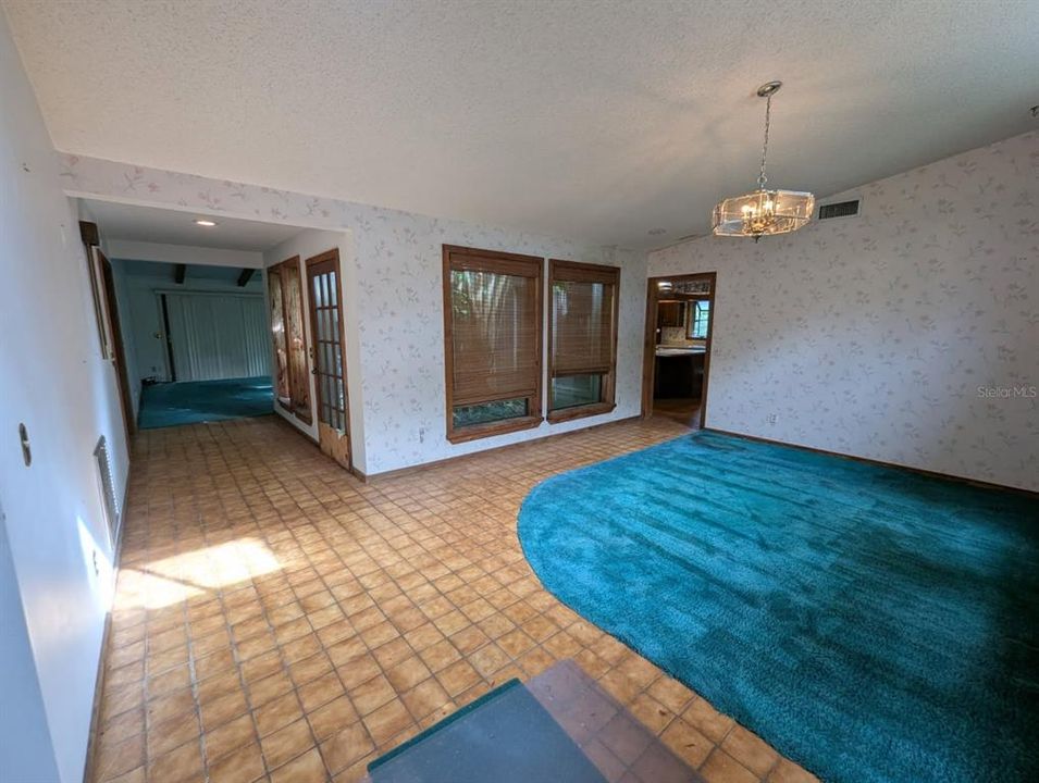 Под контрактом: $435,000 (3 спален, 3 ванн, 2428 Квадратных фут)