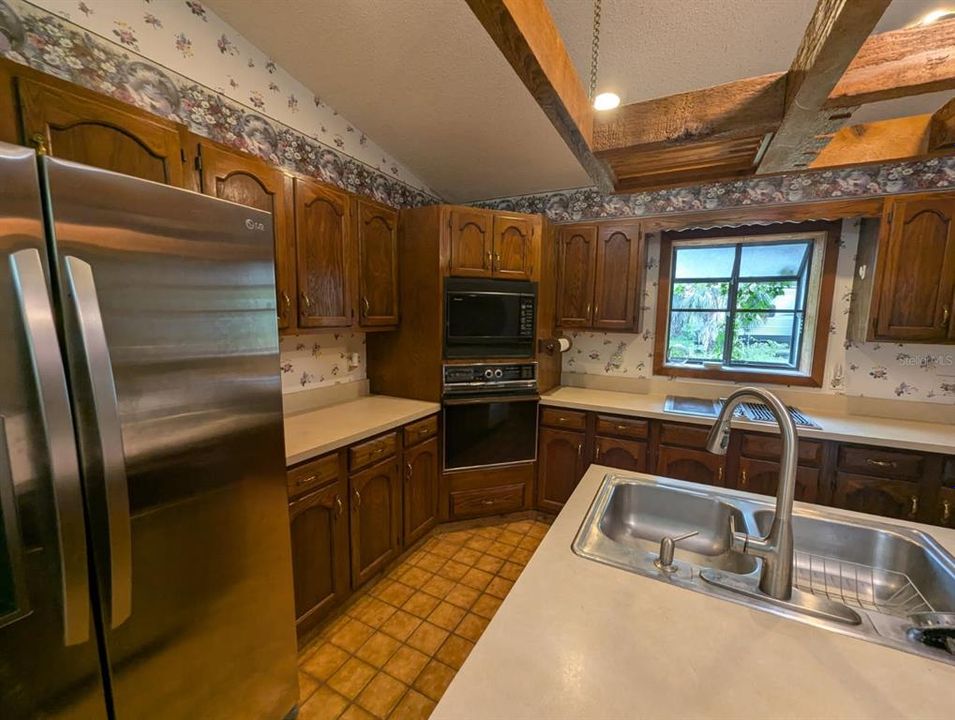 Под контрактом: $435,000 (3 спален, 3 ванн, 2428 Квадратных фут)