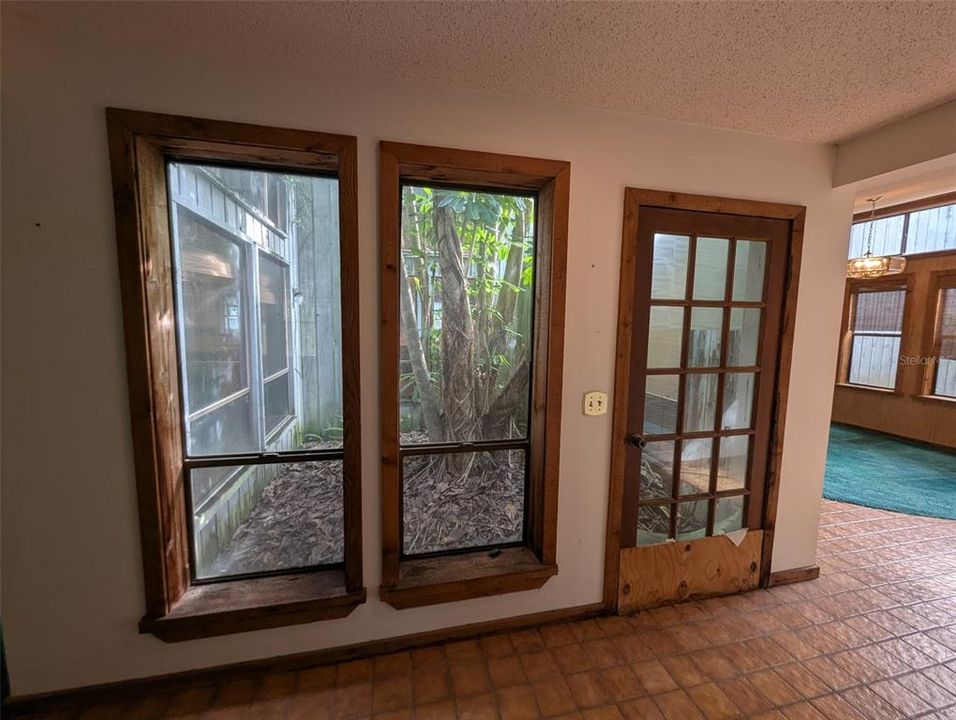 Под контрактом: $435,000 (3 спален, 3 ванн, 2428 Квадратных фут)