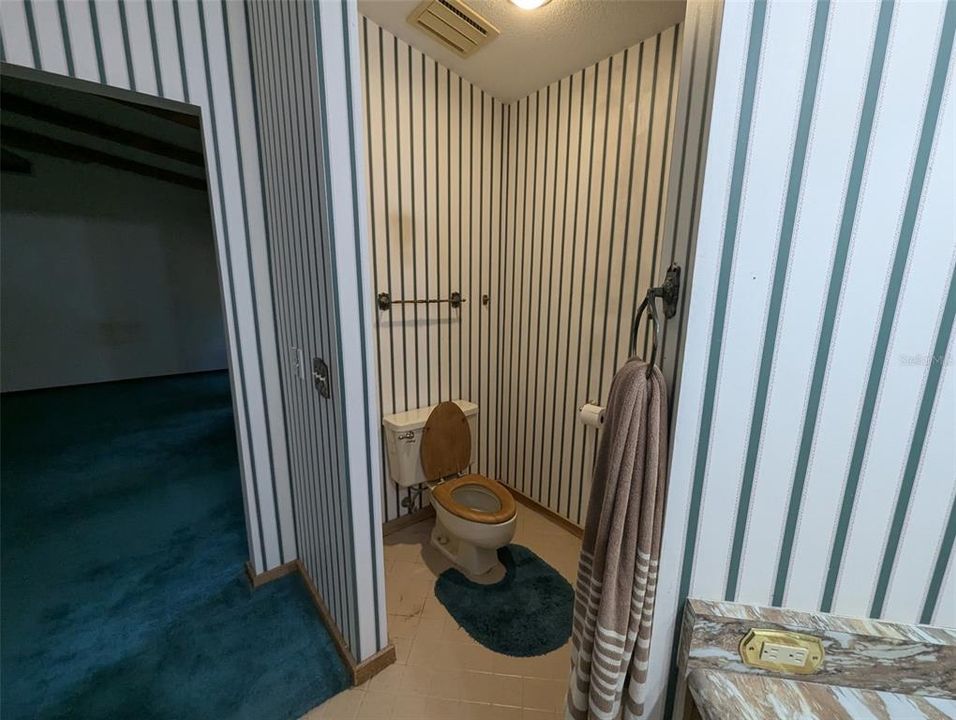 Под контрактом: $435,000 (3 спален, 3 ванн, 2428 Квадратных фут)