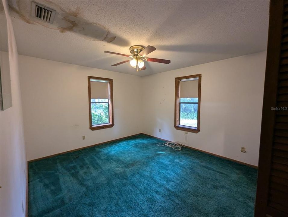 Под контрактом: $435,000 (3 спален, 3 ванн, 2428 Квадратных фут)