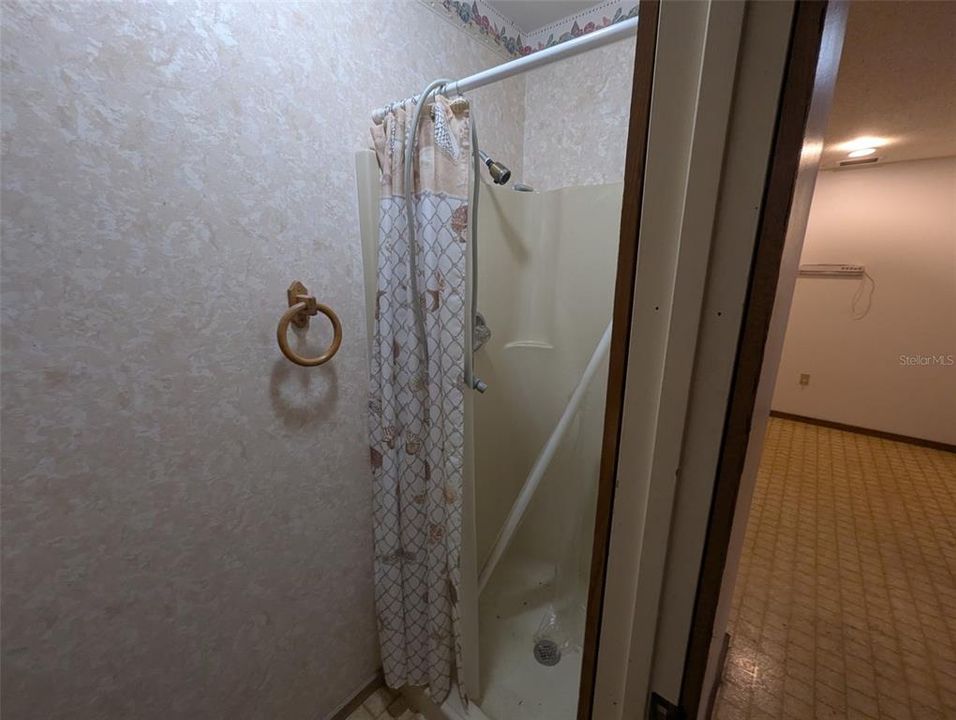 Под контрактом: $435,000 (3 спален, 3 ванн, 2428 Квадратных фут)