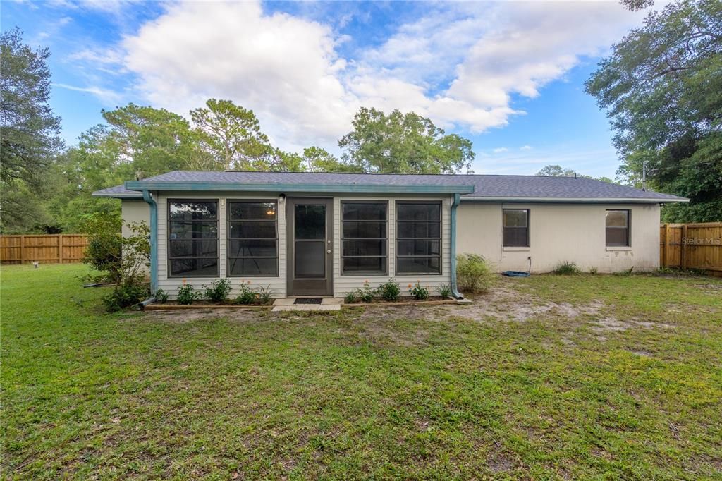 Active With Contract: $230,000 (4 beds, 2 baths, 1384 Square Feet)