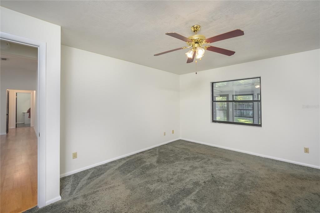 Active With Contract: $230,000 (4 beds, 2 baths, 1384 Square Feet)