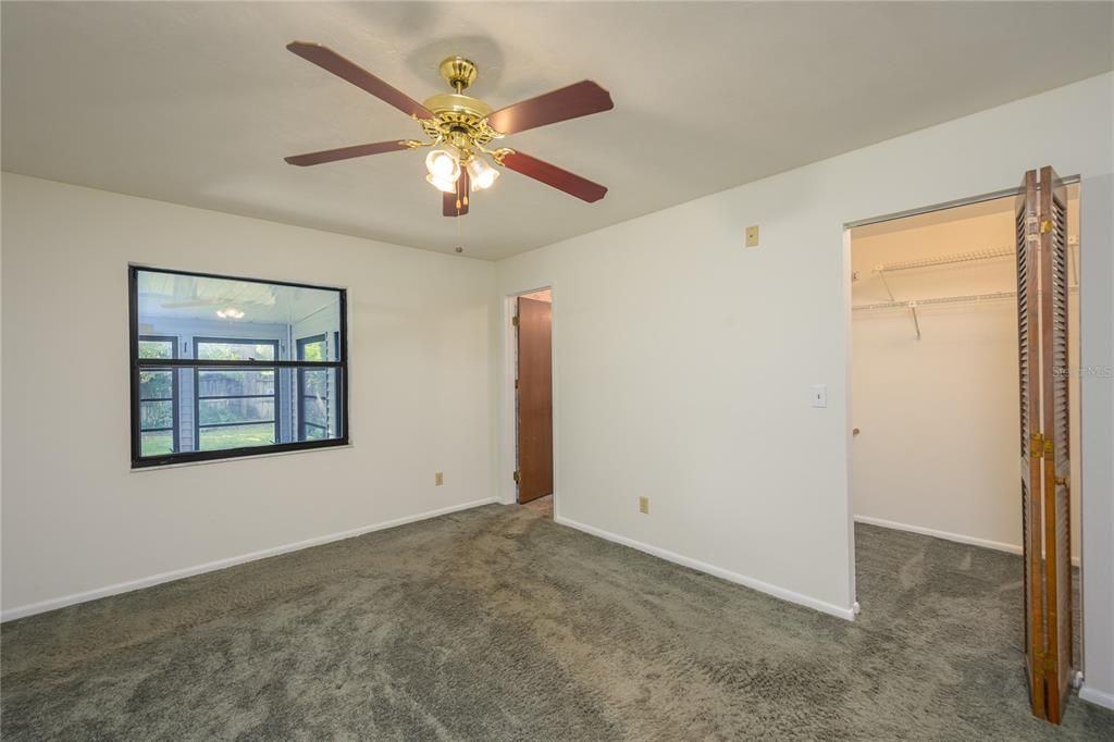 Active With Contract: $230,000 (4 beds, 2 baths, 1384 Square Feet)