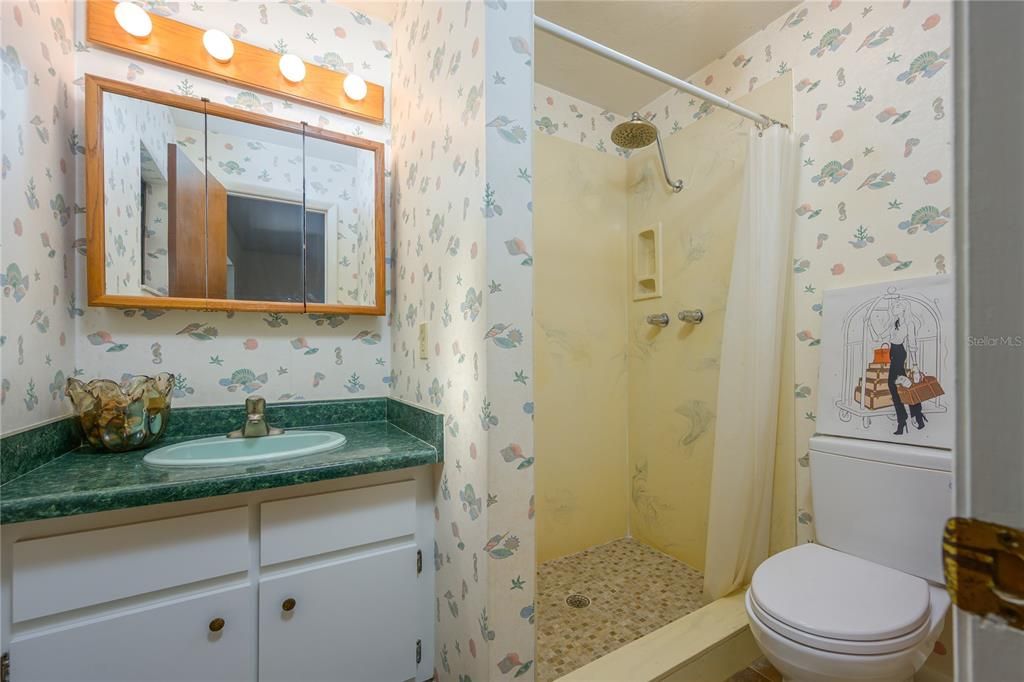 Active With Contract: $230,000 (4 beds, 2 baths, 1384 Square Feet)