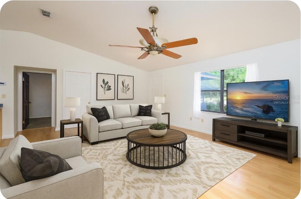 Active With Contract: $230,000 (4 beds, 2 baths, 1384 Square Feet)