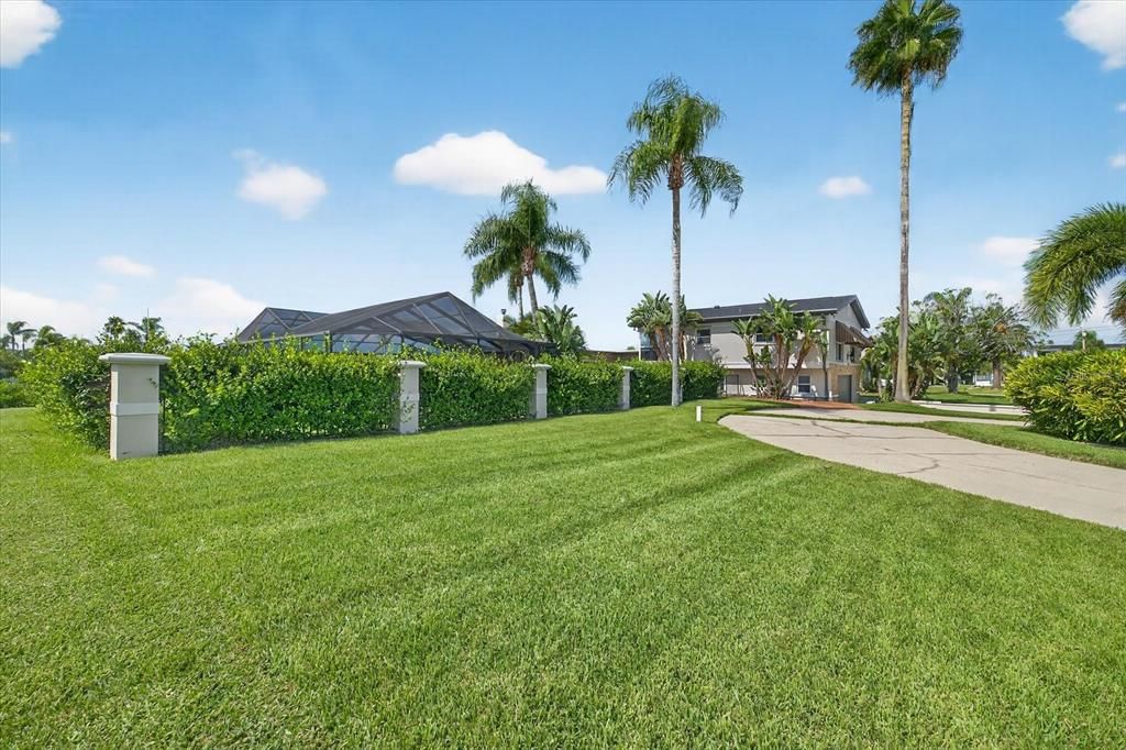 For Sale: $955,000 (4 beds, 3 baths, 2412 Square Feet)