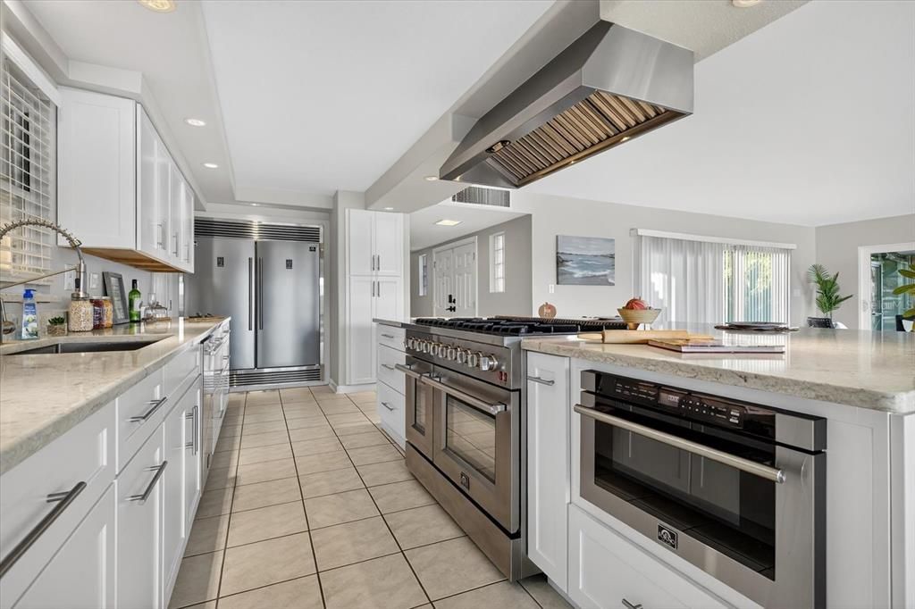 For Sale: $955,000 (4 beds, 3 baths, 2412 Square Feet)