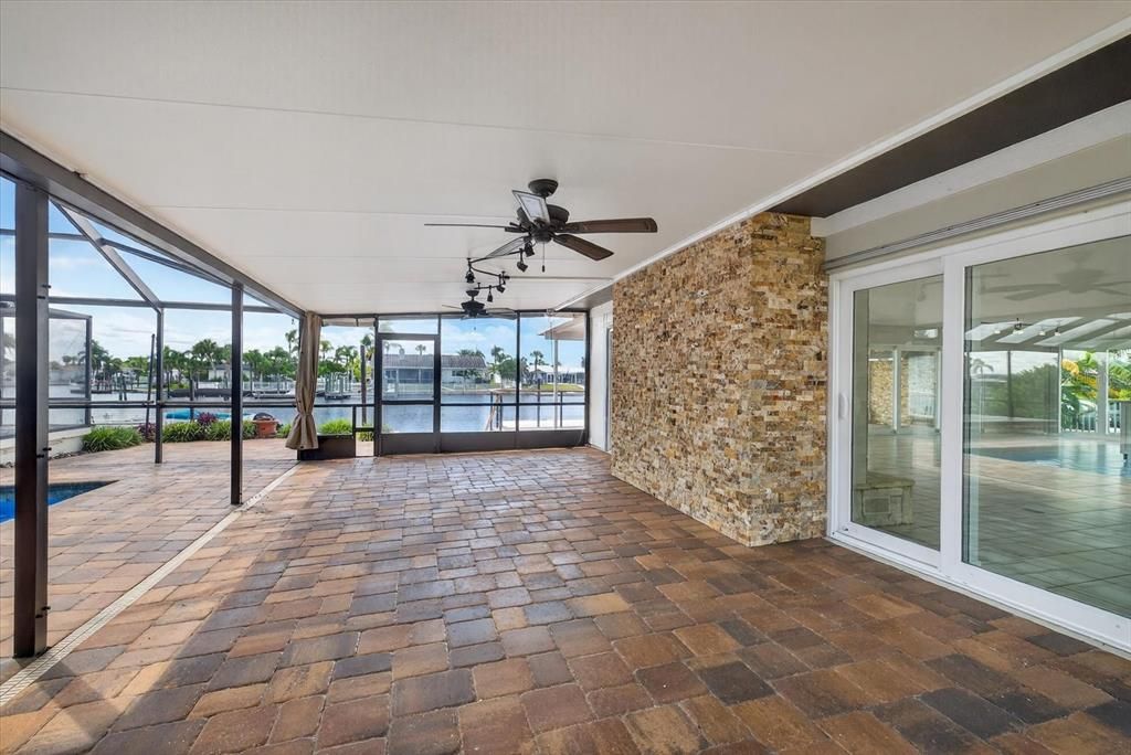 For Sale: $955,000 (4 beds, 3 baths, 2412 Square Feet)