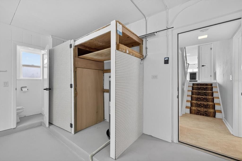 For Sale: $955,000 (4 beds, 3 baths, 2412 Square Feet)