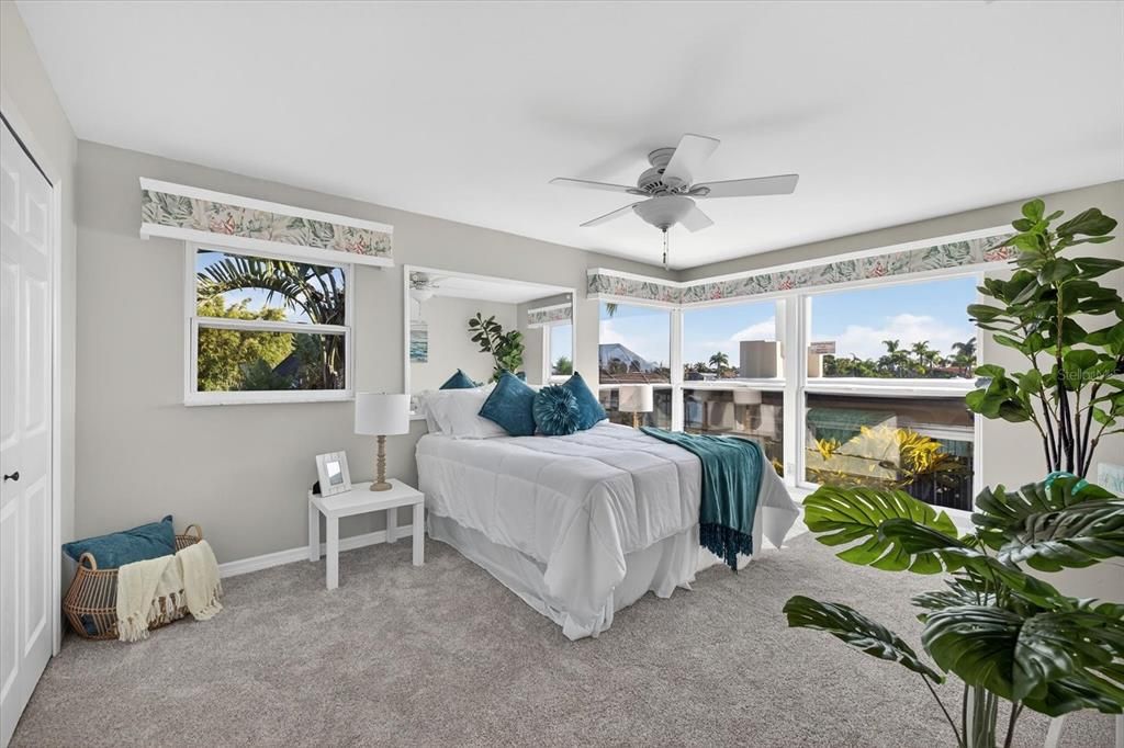 For Sale: $955,000 (4 beds, 3 baths, 2412 Square Feet)