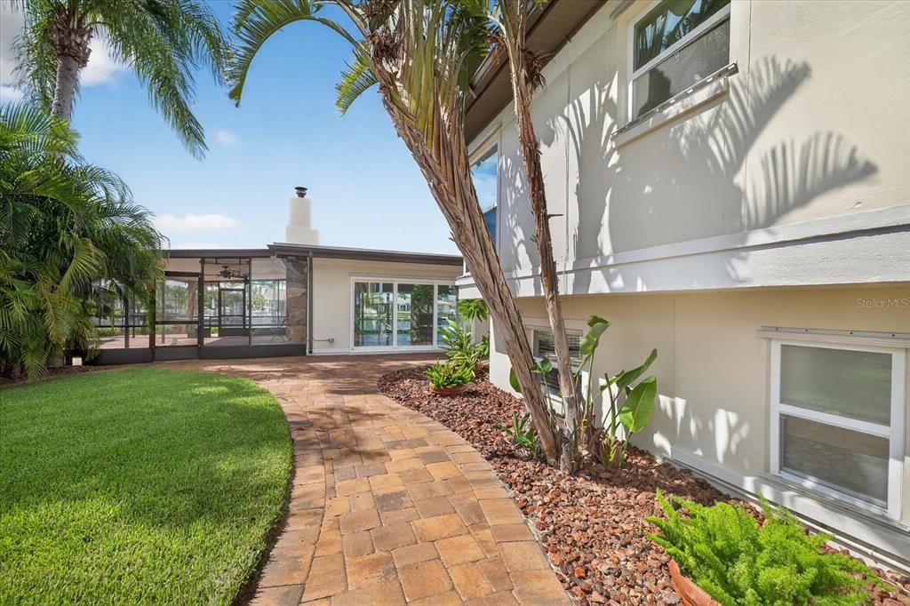 For Sale: $955,000 (4 beds, 3 baths, 2412 Square Feet)