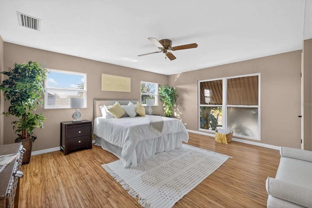 For Sale: $955,000 (4 beds, 3 baths, 2412 Square Feet)