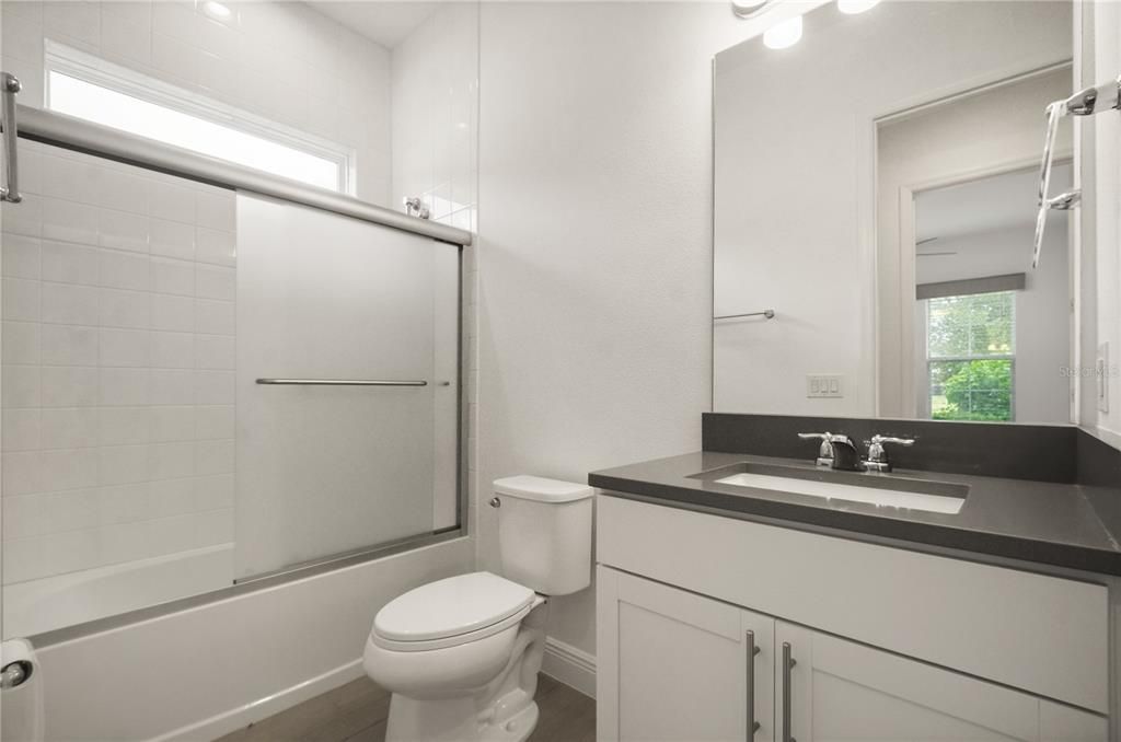 Под контрактом: $389,000 (2 спален, 2 ванн, 1770 Квадратных фут)