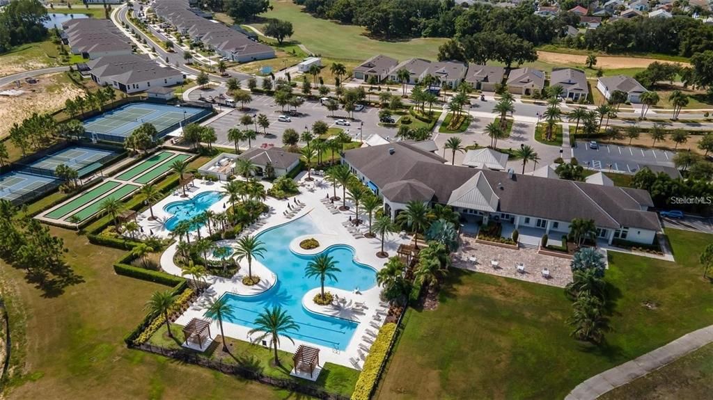 Под контрактом: $389,000 (2 спален, 2 ванн, 1770 Квадратных фут)