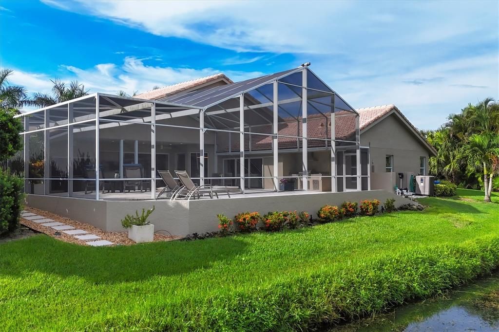 Под контрактом: $1,600,000 (4 спален, 3 ванн, 3669 Квадратных фут)