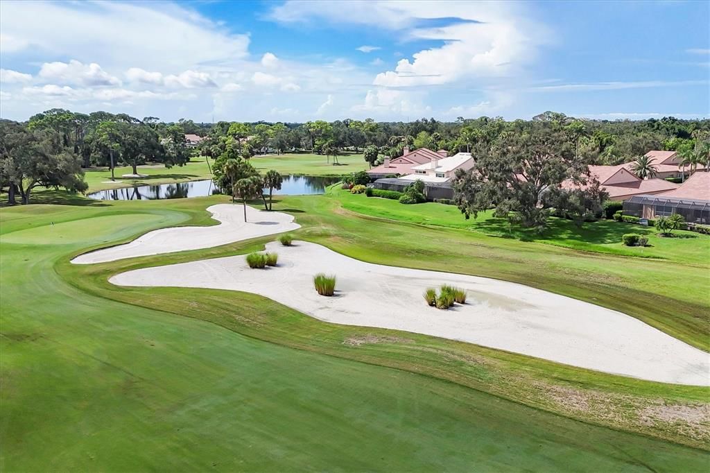 Под контрактом: $1,600,000 (4 спален, 3 ванн, 3669 Квадратных фут)