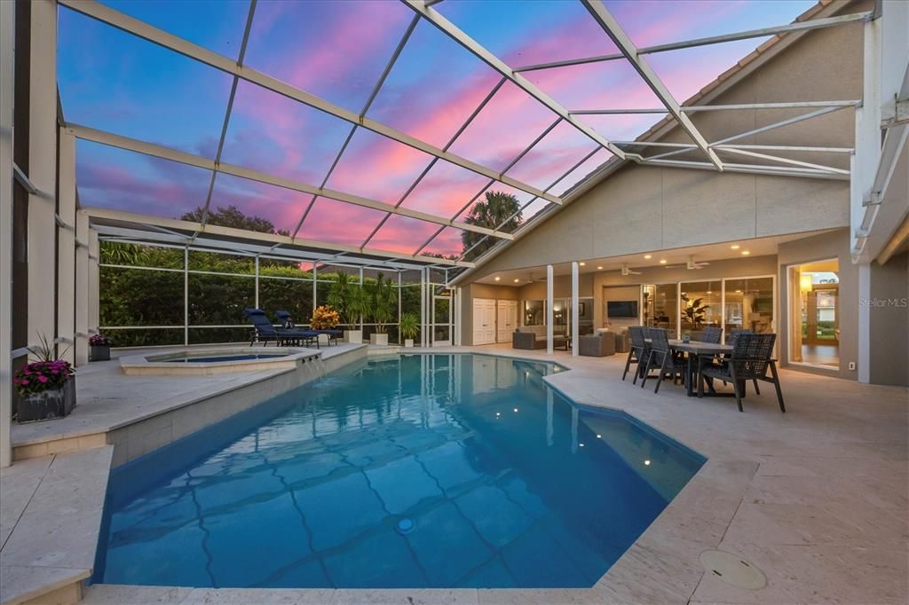 Под контрактом: $1,600,000 (4 спален, 3 ванн, 3669 Квадратных фут)