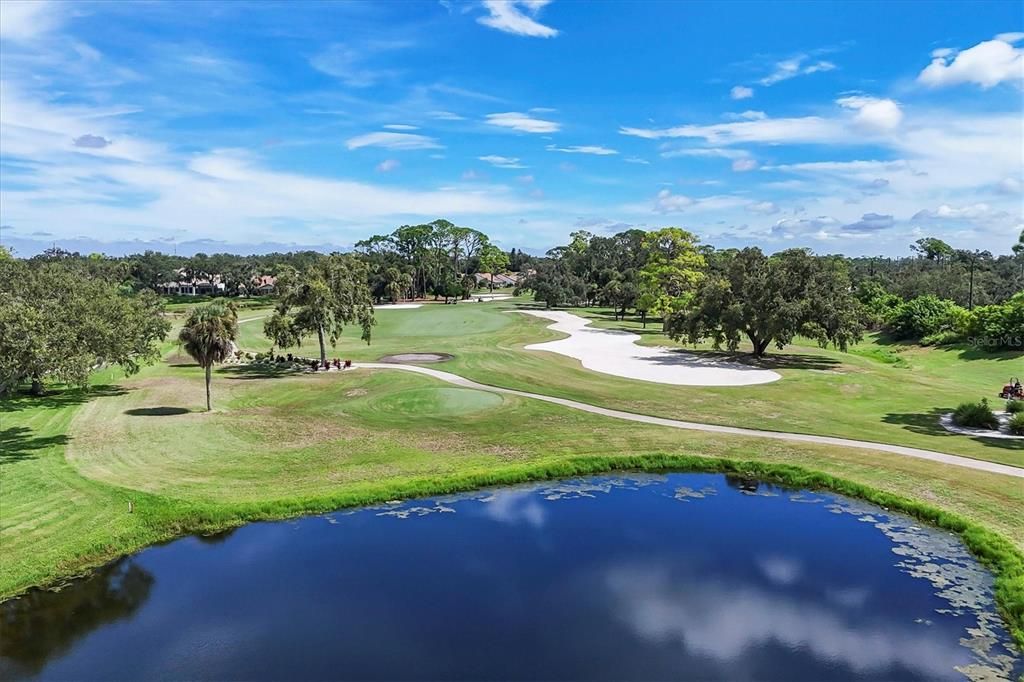 Под контрактом: $1,600,000 (4 спален, 3 ванн, 3669 Квадратных фут)