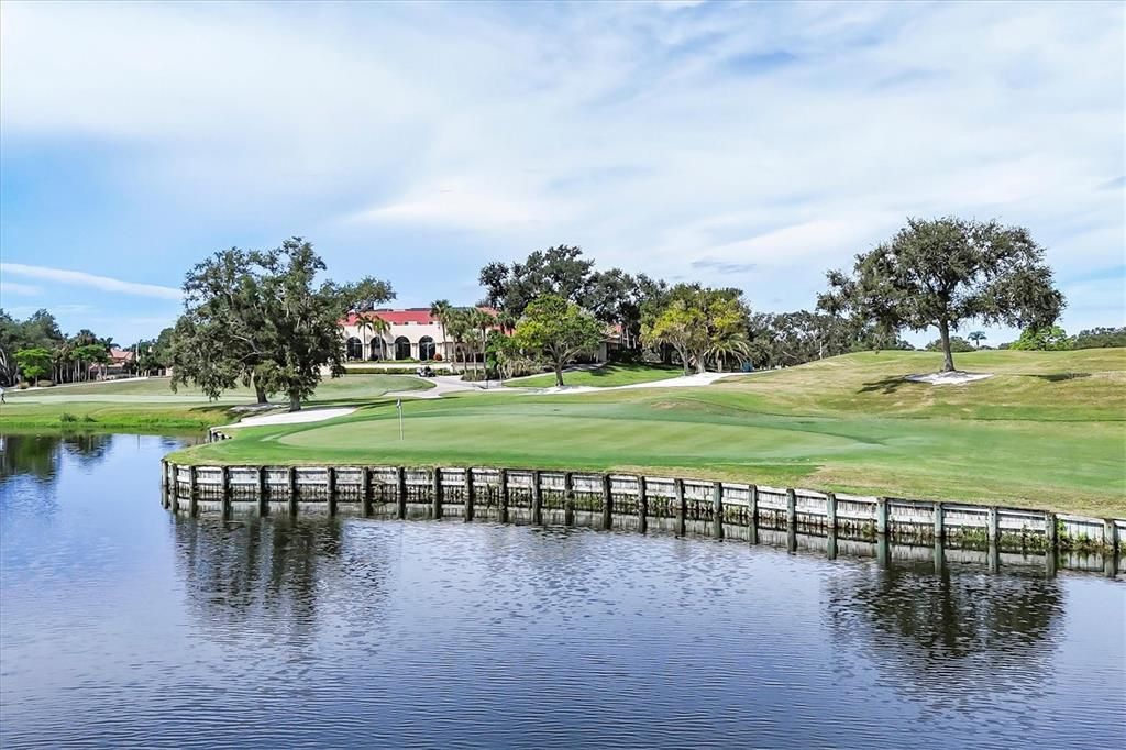 Под контрактом: $1,600,000 (4 спален, 3 ванн, 3669 Квадратных фут)