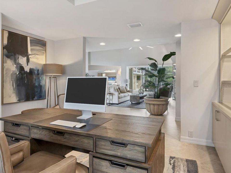 Под контрактом: $1,600,000 (4 спален, 3 ванн, 3669 Квадратных фут)