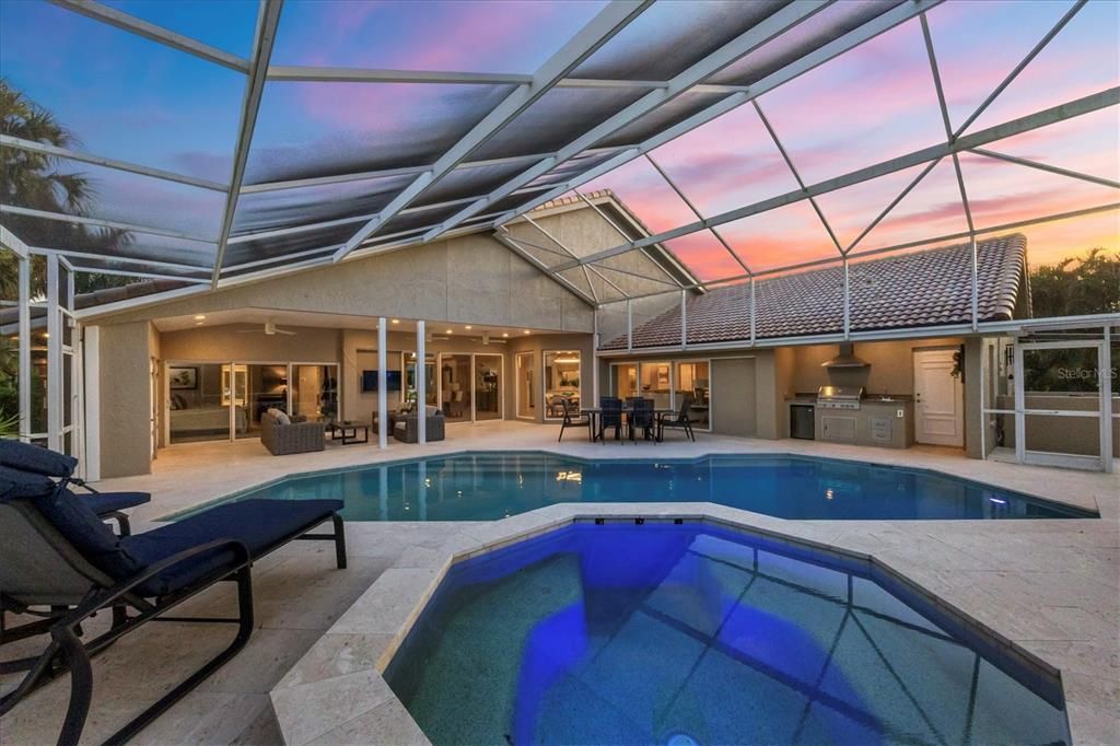 Под контрактом: $1,600,000 (4 спален, 3 ванн, 3669 Квадратных фут)