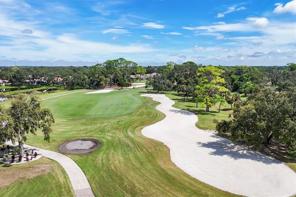 Под контрактом: $1,600,000 (4 спален, 3 ванн, 3669 Квадратных фут)