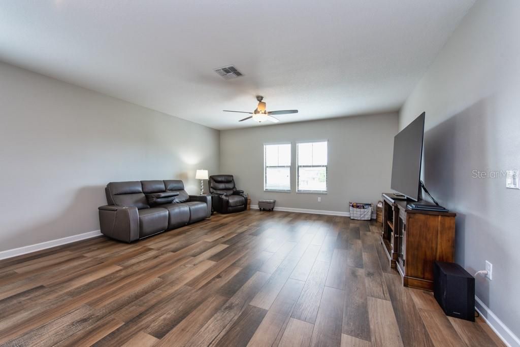 For Sale: $649,000 (5 beds, 3 baths, 3730 Square Feet)