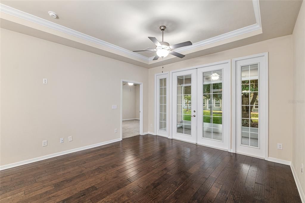 待售: $260,000 (2 贝兹, 2 浴室, 1184 平方英尺)