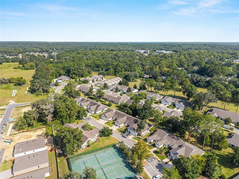 待售: $260,000 (2 贝兹, 2 浴室, 1184 平方英尺)