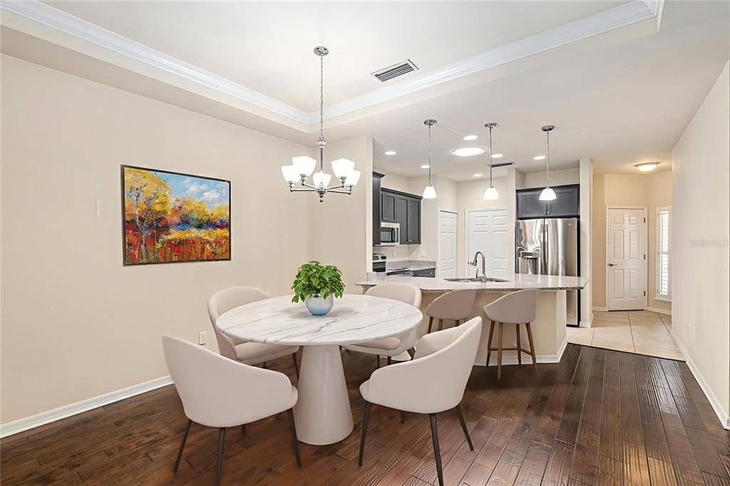 待售: $260,000 (2 贝兹, 2 浴室, 1184 平方英尺)