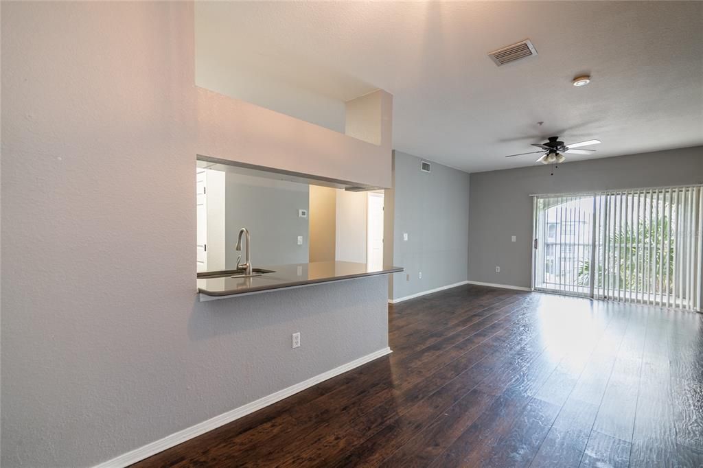 En Venta: $148,000 (2 camas, 2 baños, 1093 Pies cuadrados)