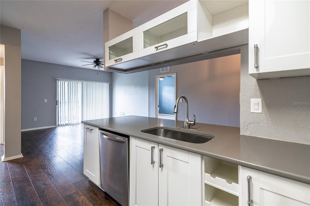 En Venta: $148,000 (2 camas, 2 baños, 1093 Pies cuadrados)