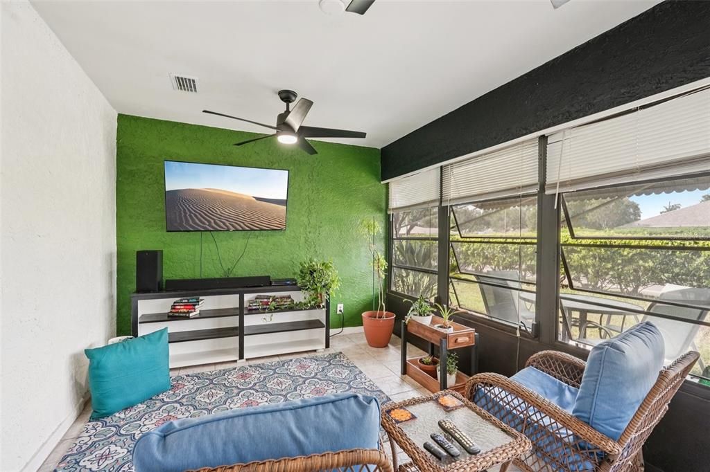 For Sale: $189,900 (2 beds, 2 baths, 1394 Square Feet)