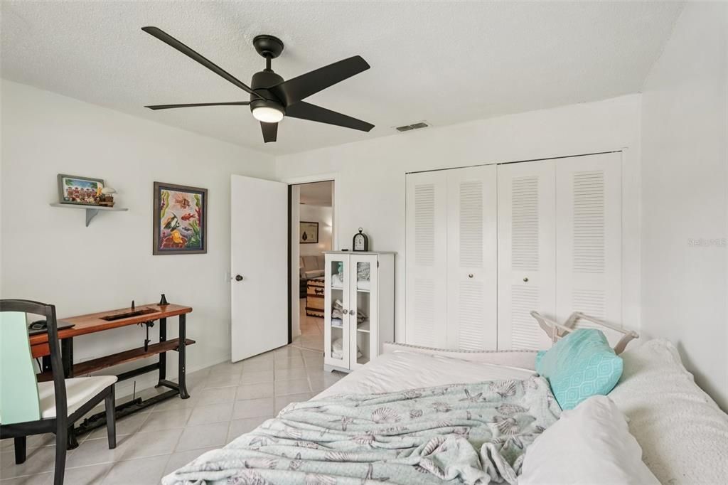 For Sale: $189,900 (2 beds, 2 baths, 1394 Square Feet)