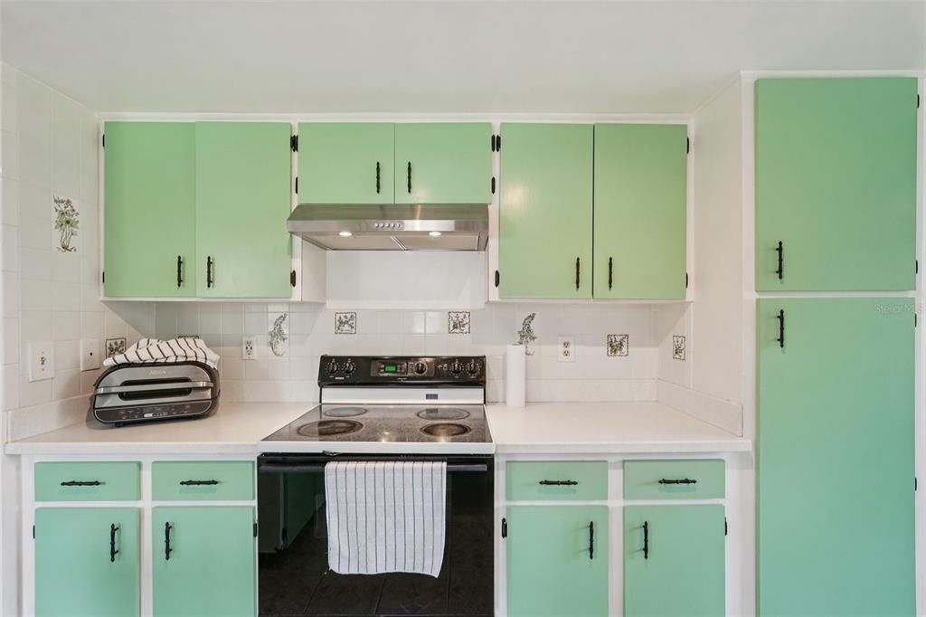 For Sale: $189,900 (2 beds, 2 baths, 1394 Square Feet)