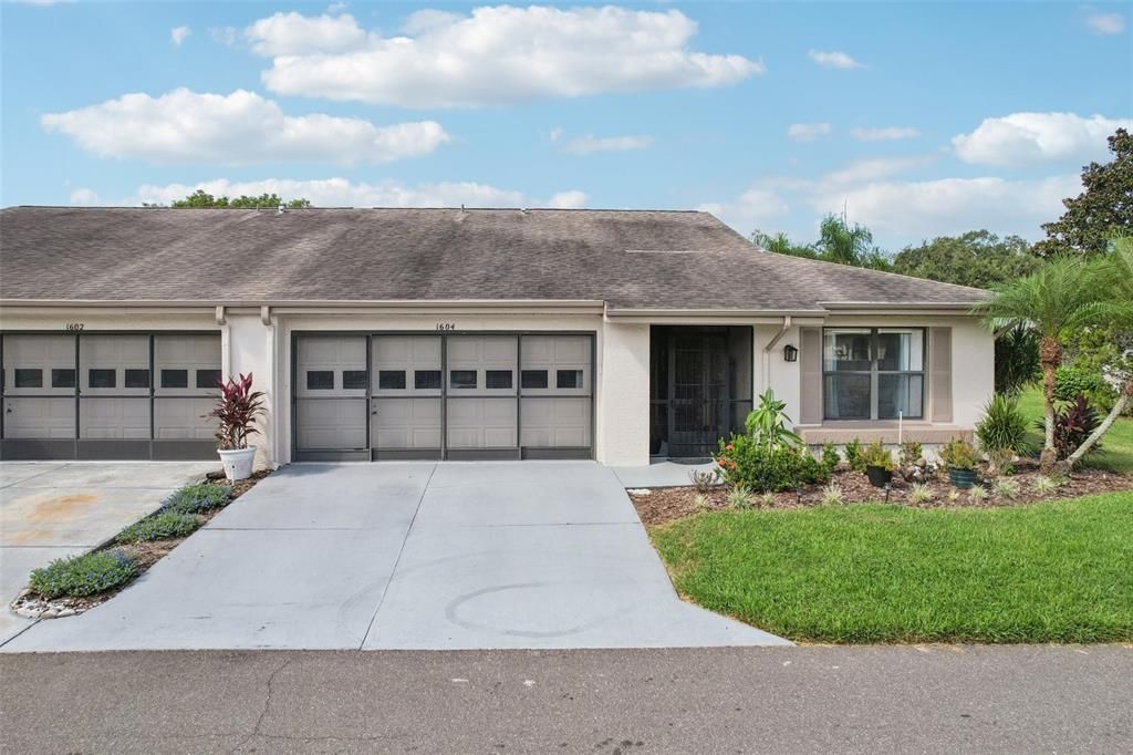 For Sale: $189,900 (2 beds, 2 baths, 1394 Square Feet)