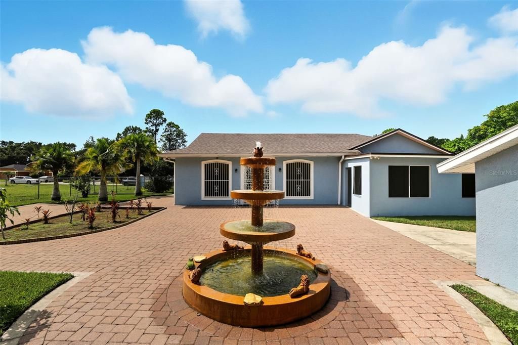 Под контрактом: $525,000 (4 спален, 2 ванн, 2232 Квадратных фут)