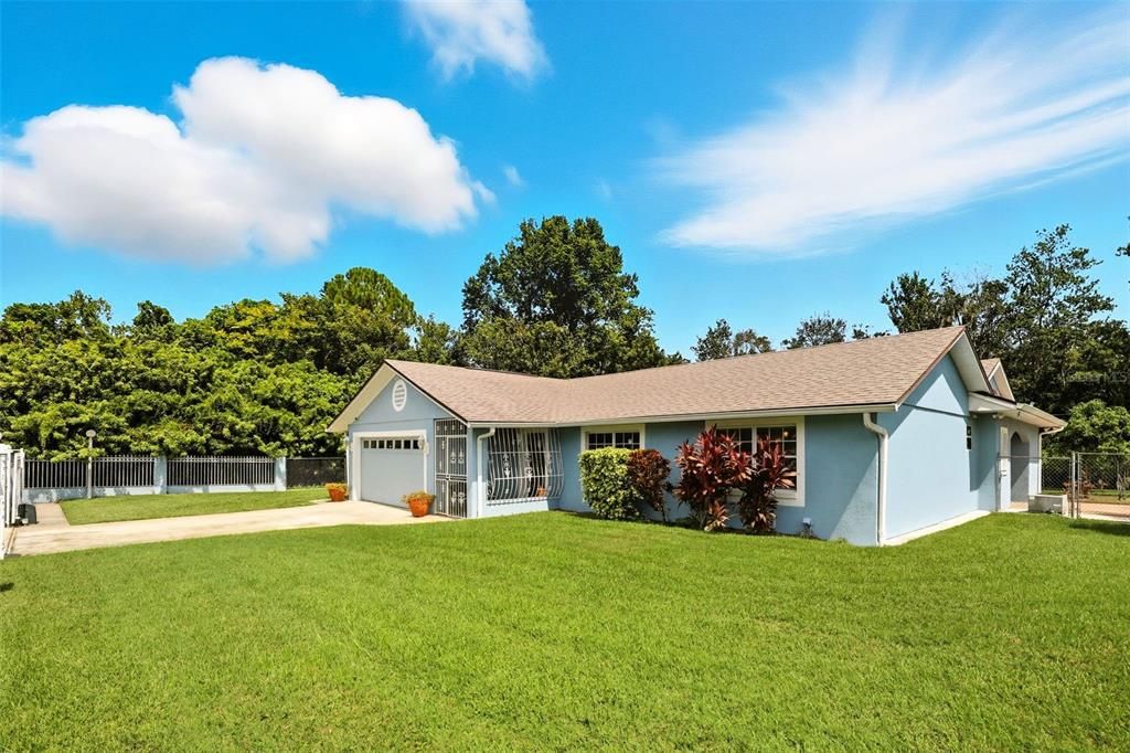 Под контрактом: $525,000 (4 спален, 2 ванн, 2232 Квадратных фут)