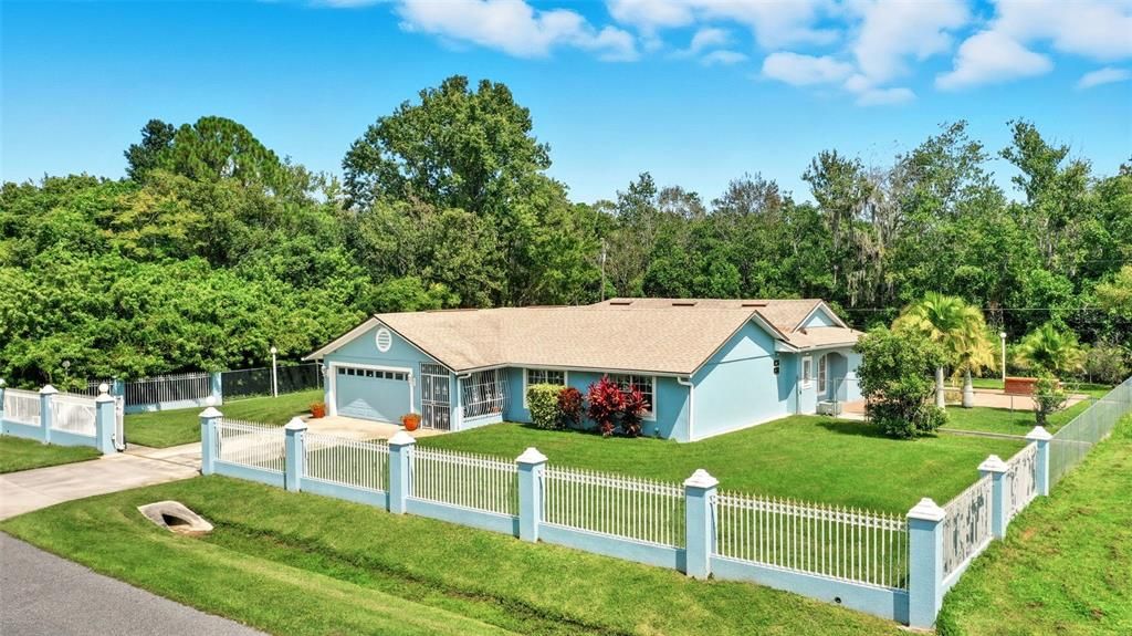 Под контрактом: $525,000 (4 спален, 2 ванн, 2232 Квадратных фут)