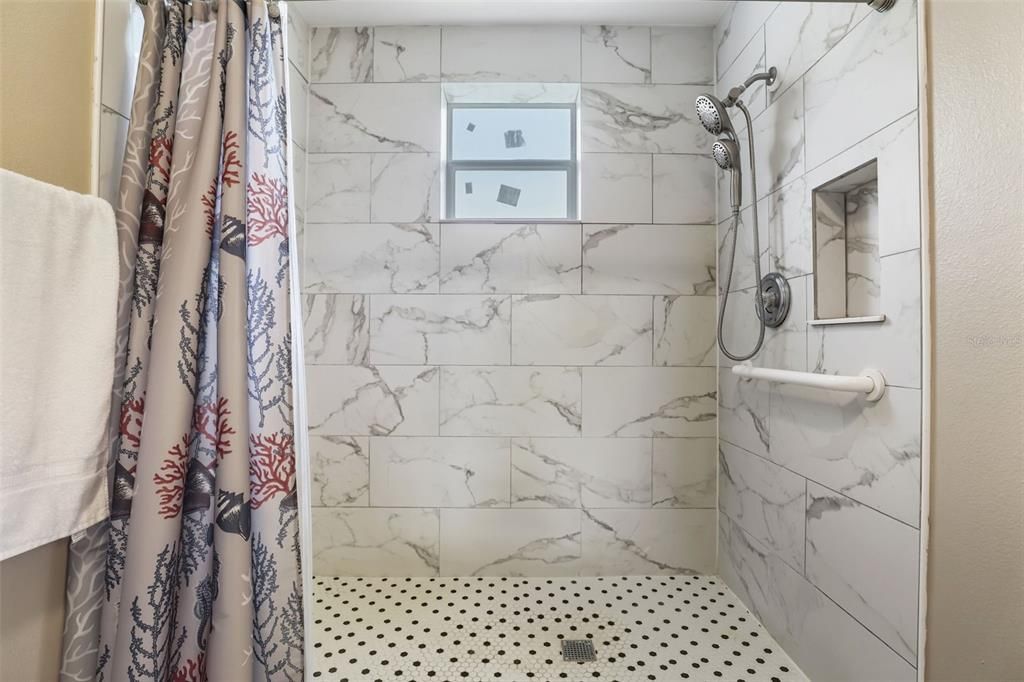 Под контрактом: $525,000 (4 спален, 2 ванн, 2232 Квадратных фут)