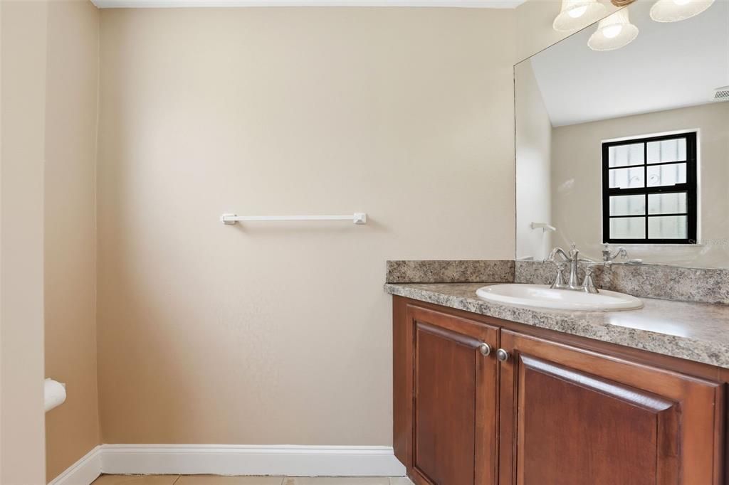 Под контрактом: $525,000 (4 спален, 2 ванн, 2232 Квадратных фут)