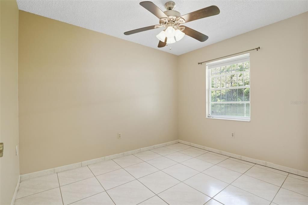 Под контрактом: $525,000 (4 спален, 2 ванн, 2232 Квадратных фут)