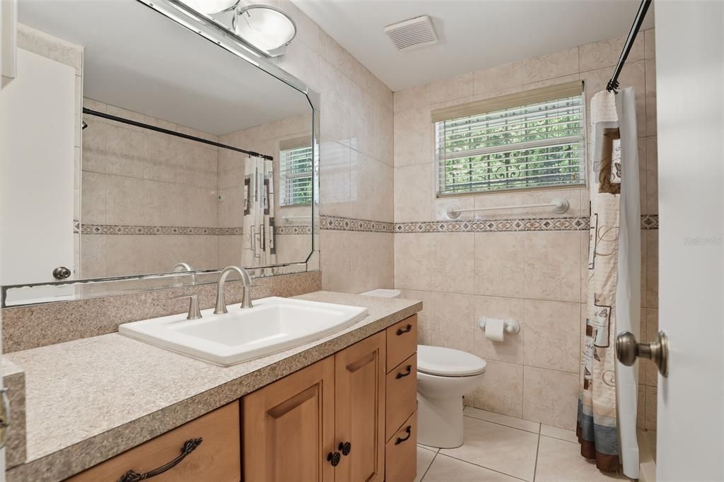 Под контрактом: $525,000 (4 спален, 2 ванн, 2232 Квадратных фут)