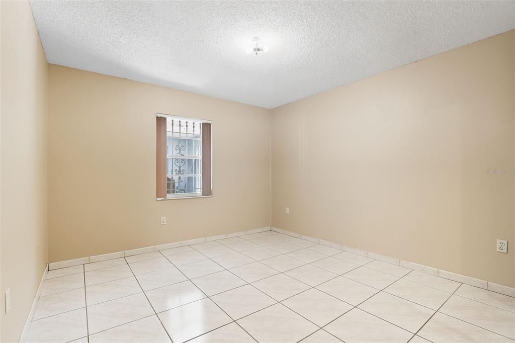 Под контрактом: $525,000 (4 спален, 2 ванн, 2232 Квадратных фут)